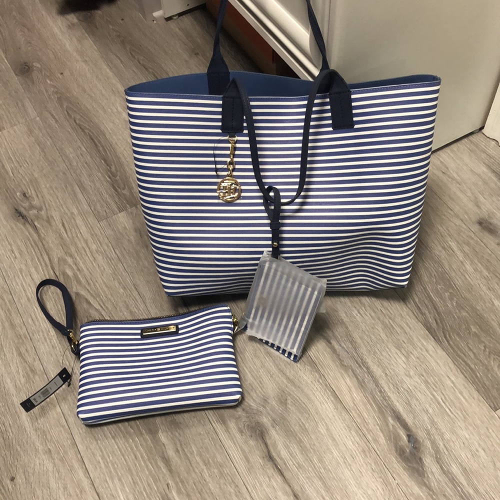 NWT Tommy Hilfiger 3 piece tote set.